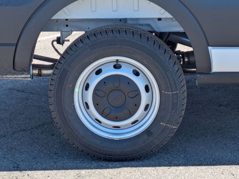 New 2026 Ford Transit 250 Low Roof RWD image 39