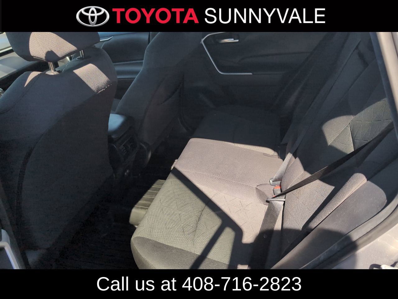 Used 2021 Toyota RAV4 XLE FWD image 6