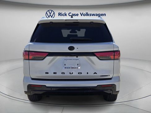 Used 2025 Toyota Sequoia Platinum image 5