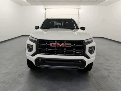 Used 2023 GMC Canyon AT4 w/ LPO, Sports Bar Package image 3