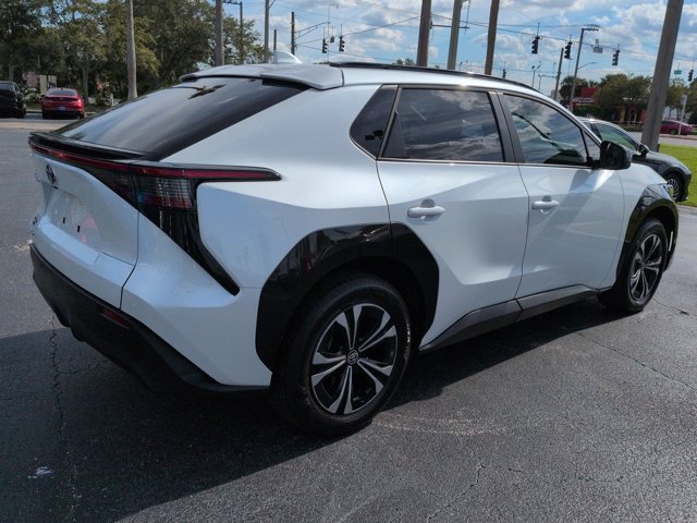 Used 2024 Toyota bZ4X FWD image 4