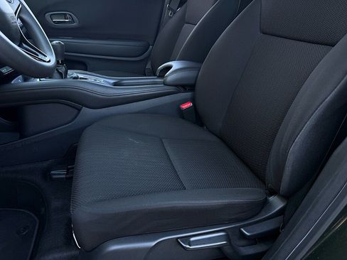 Used 2016 Honda HR-V LX image 11