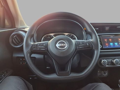 Certified 2025 Nissan Kicks Play S image 15