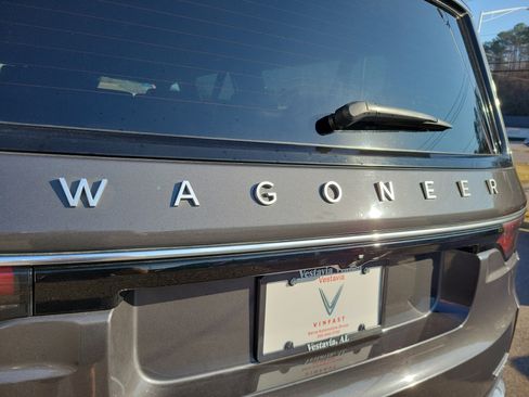 Used 2024 Jeep Wagoneer L Series II image 10