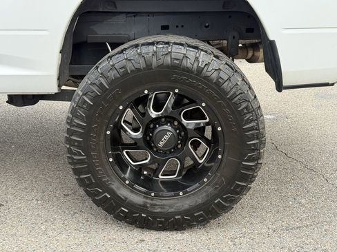 Used 2017 RAM 2500 SLT image 12