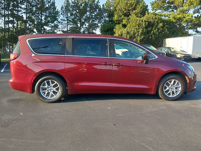Used 2023 Chrysler Voyager LX FWD image 2