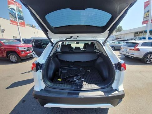 Used 2025 Toyota Corolla Cross XLE w/ Convenience Package AWD/4WD image 27