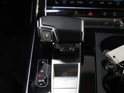 Used 2021 Audi Q7 3.0T Prestige image 21