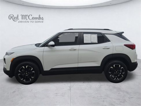 Used 2023 Chevrolet TrailBlazer LT FWD image 2