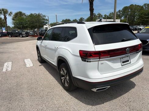 Certified 2024 Volkswagen Atlas SE FWD image 8
