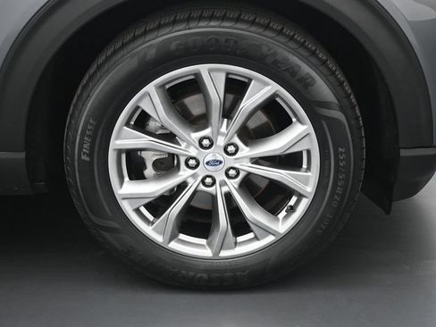 Certified 2021 Ford Explorer XLT w/ Equipment Group 202A RWD image 27