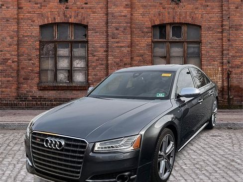 Used 2016 Audi S8 image 2