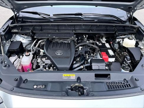 Used 2025 Toyota Highlander XLE AWD/4WD image 31