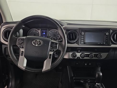 Used 2019 Toyota Tacoma SR5 AWD/4WD image 15