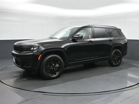 Used 2025 Jeep Grand Cherokee L Altitude AWD/4WD image 3