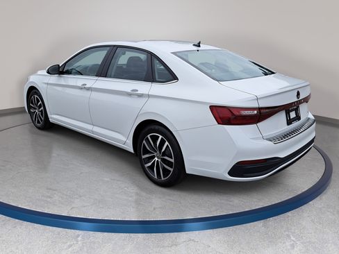 New 2026 Volkswagen Jetta SE image 7
