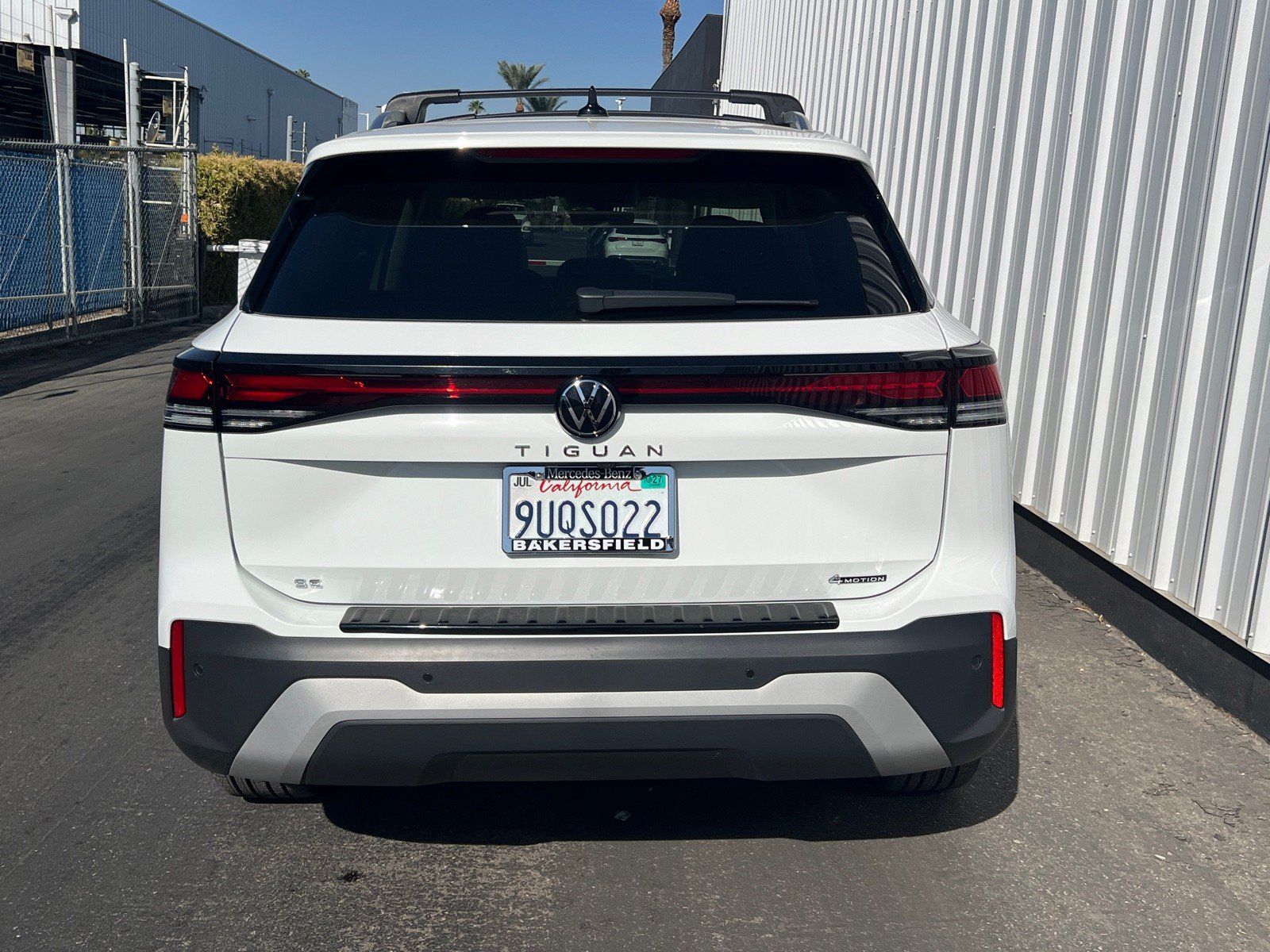 Used 2025 Volkswagen Tiguan SE AWD/4WD image 5