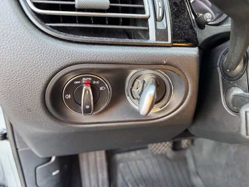 Used 2022 Porsche Macan image 24