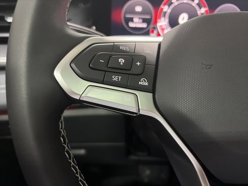 New 2026 Volkswagen Tiguan SE image 19