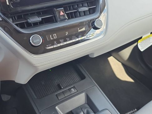 Used 2026 Toyota Corolla Cross LE FWD image 21