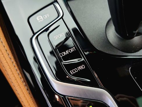 Used 2021 BMW 530i xDrive w/ M Sport Package image 21