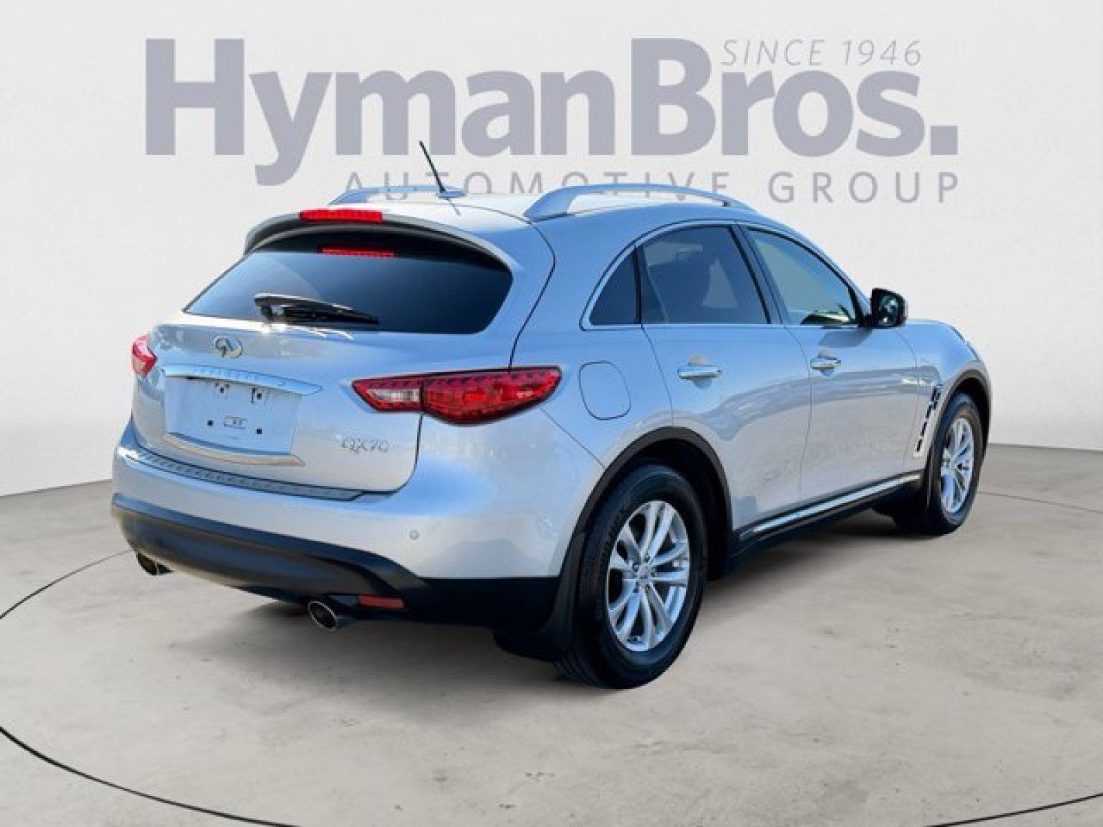 Used 2017 INFINITI QX70 AWD w/ Premium Package image 3