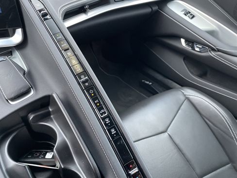 Certified 2025 Chevrolet Corvette Stingray Coupe w/ 1LT image 30