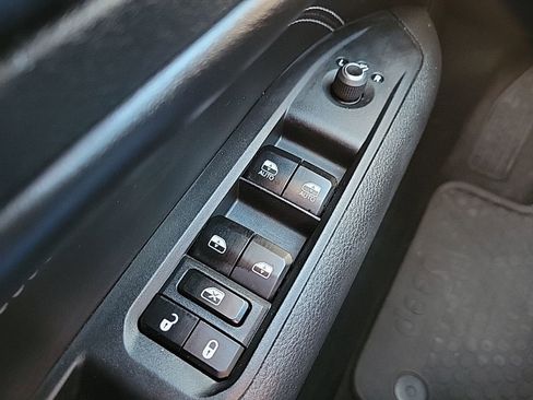 Used 2024 Jeep Compass Latitude w/ Sun and Sound Group image 26