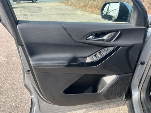 Used 2025 Chevrolet Equinox LT image 18