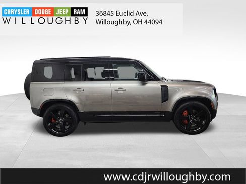 Used 2025 Land Rover Defender 110 X AWD/4WD image 4