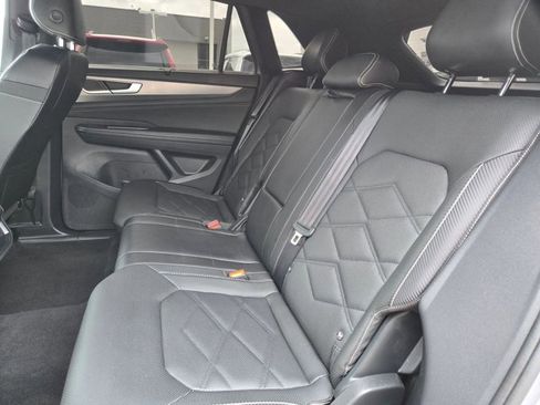 Used 2025 Volkswagen Atlas Cross Sport SE AWD/4WD image 18