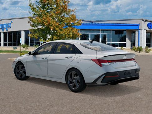 Used 2026 Hyundai Elantra Sport FWD image 5