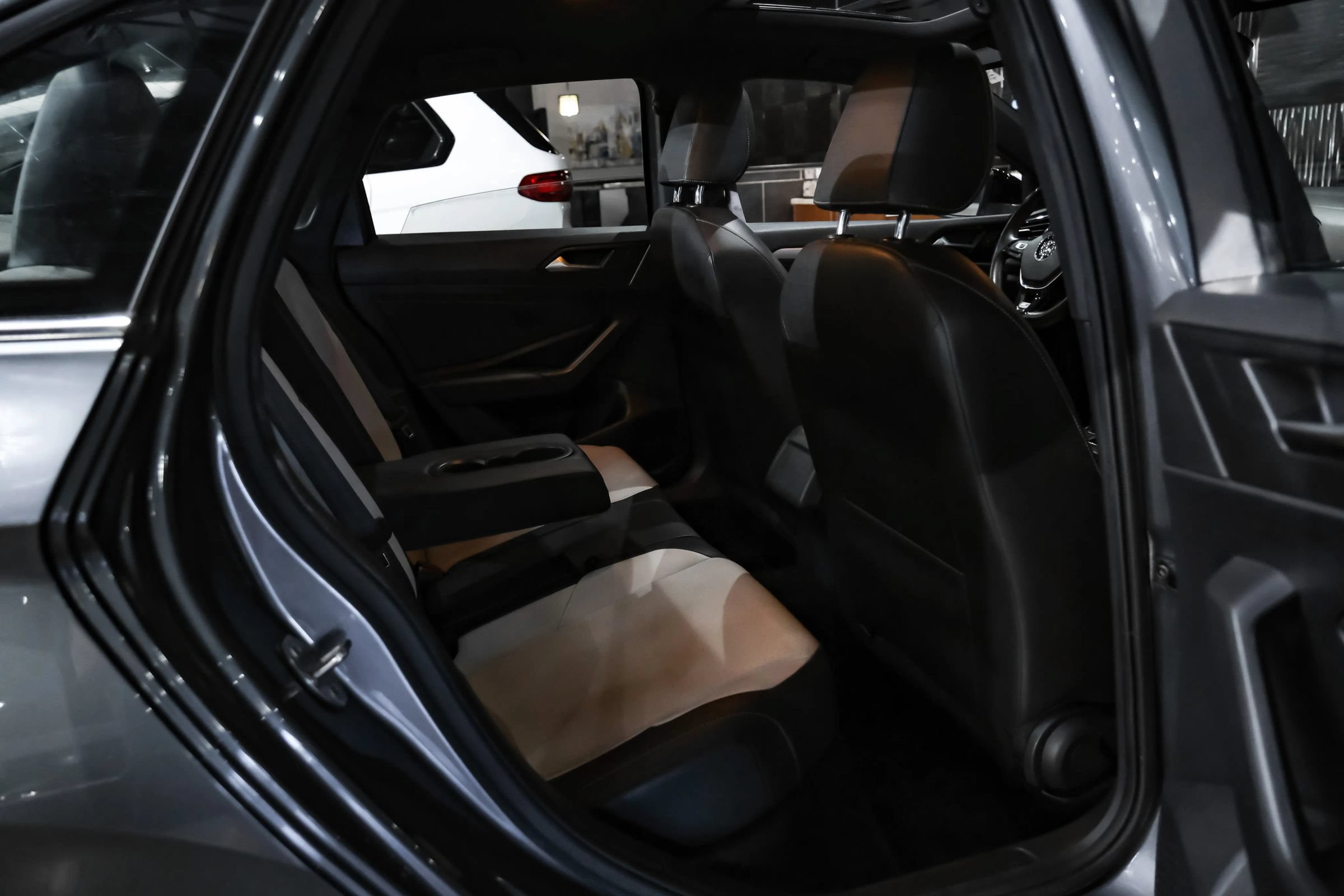 Used 2019 Volkswagen Jetta R-Line FWD image 32