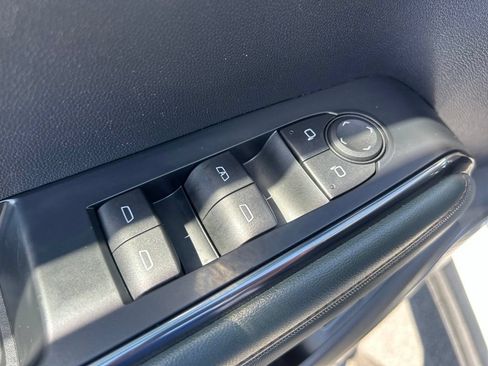 Used 2024 GMC Sierra 1500 AT4 w/ Technology Package AWD/4WD image 14