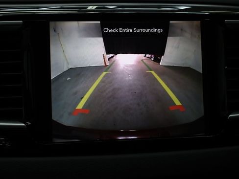 Used 2020 Chrysler Pacifica Touring-L Plus FWD image 26