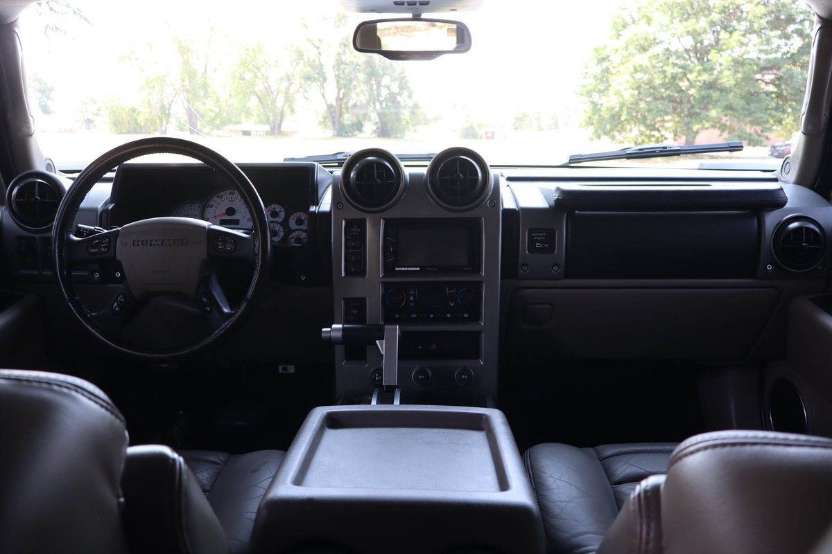 Used 2003 HUMMER H2 w/ Preferred Equipment Group AWD/4WD image 16