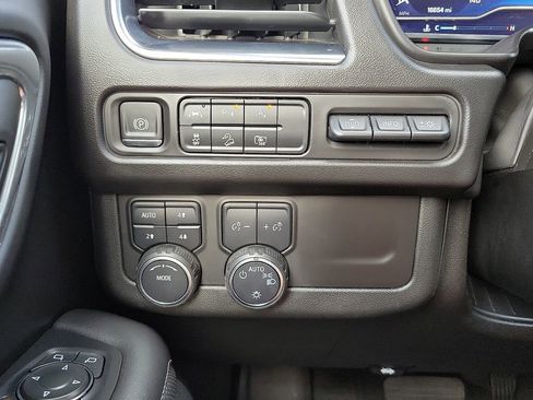 Used 2023 Chevrolet Tahoe Premier w/ Premium Package 2 image 15