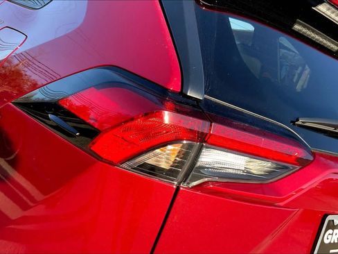 Used 2025 Toyota RAV4 XLE image 28