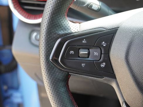 Used 2024 Chevrolet Trax RS w/ Sunroof Package FWD image 29
