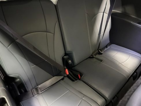 Used 2024 Buick Enclave Premium image 14