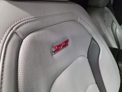 Used 2017 Chevrolet Camaro SS RWD image 5