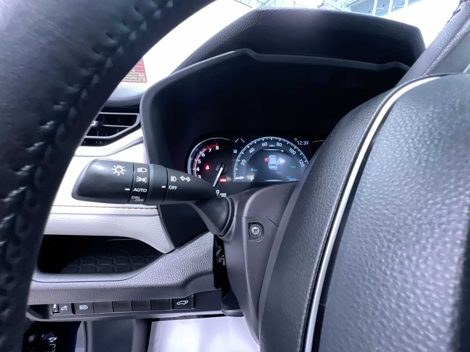 Used 2025 Toyota RAV4 XLE Premium FWD image 18