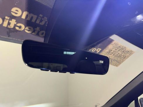 Used 2022 Volkswagen Tiguan SEL R-Line image 28