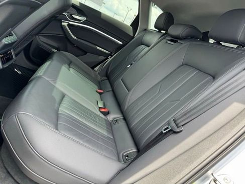Used 2022 Audi e-tron Premium w/ Convenience Plus Package image 41