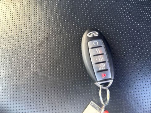 Used 2024 INFINITI QX80 Luxe image 30