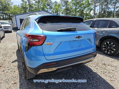 Used 2025 Chevrolet Trax ACTIV w/ Driver Confidence Package image 9