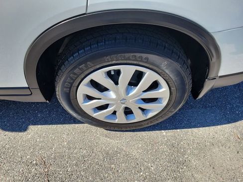 Used 2020 Nissan Rogue S image 6