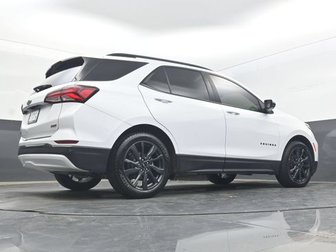 Used 2022 Chevrolet Equinox RS w/ RS Leather Package FWD image 28
