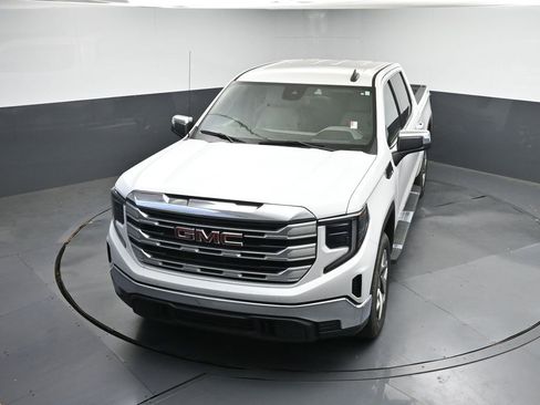 Used 2023 GMC Sierra 1500 SLE image 17