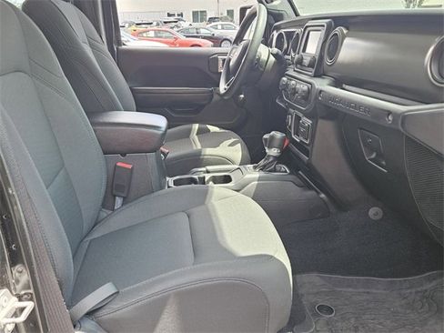 Used 2019 Jeep Wrangler Unlimited Sport image 17